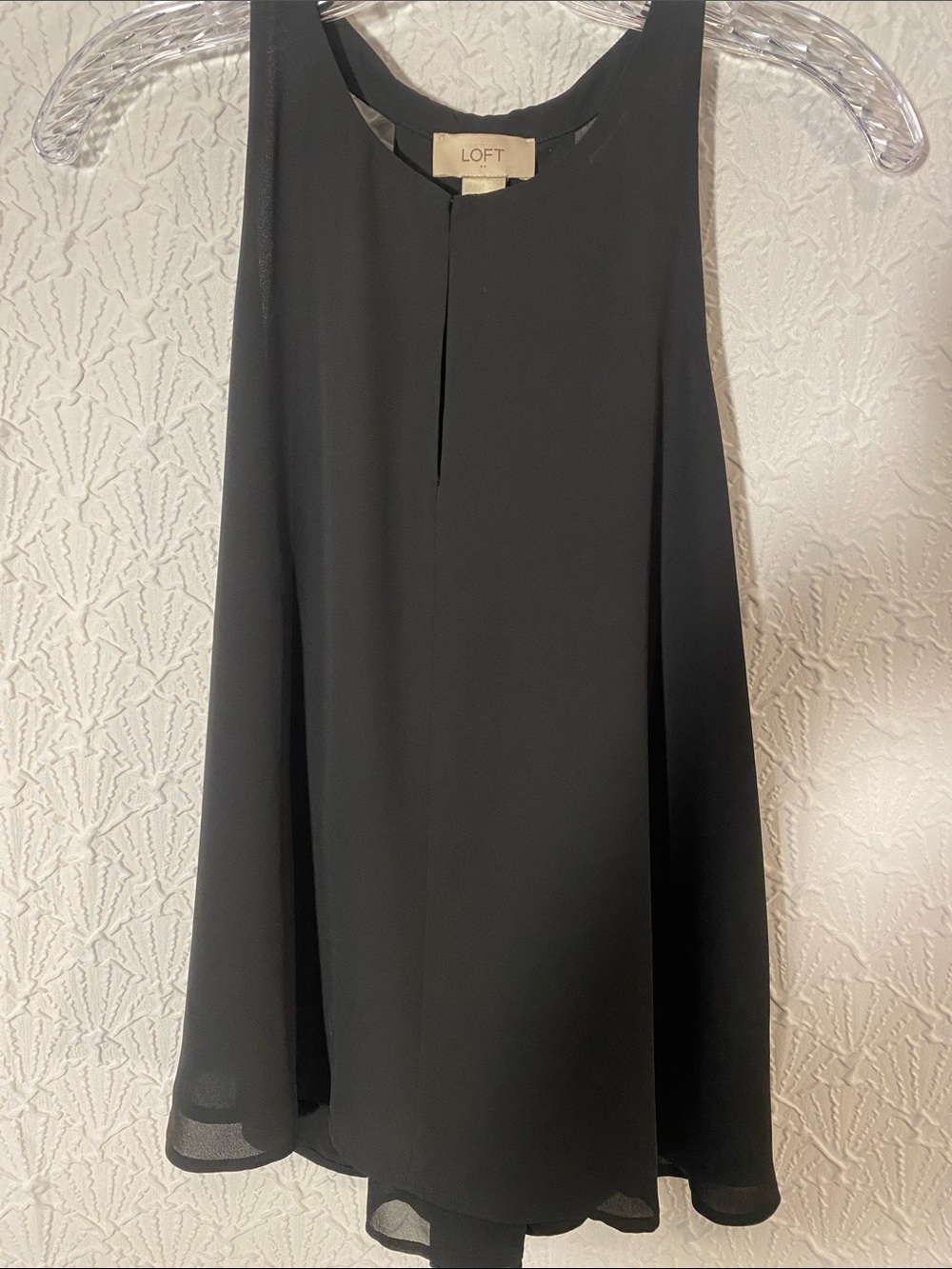LOFT Black Sleeveless A-Line Keyhole Tank size XS. Sleek Effortless Romantic